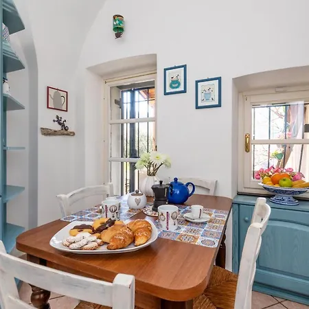 Tipica Casa Antica Ligure - Ca' Del Ciliegio بيت للعطل *